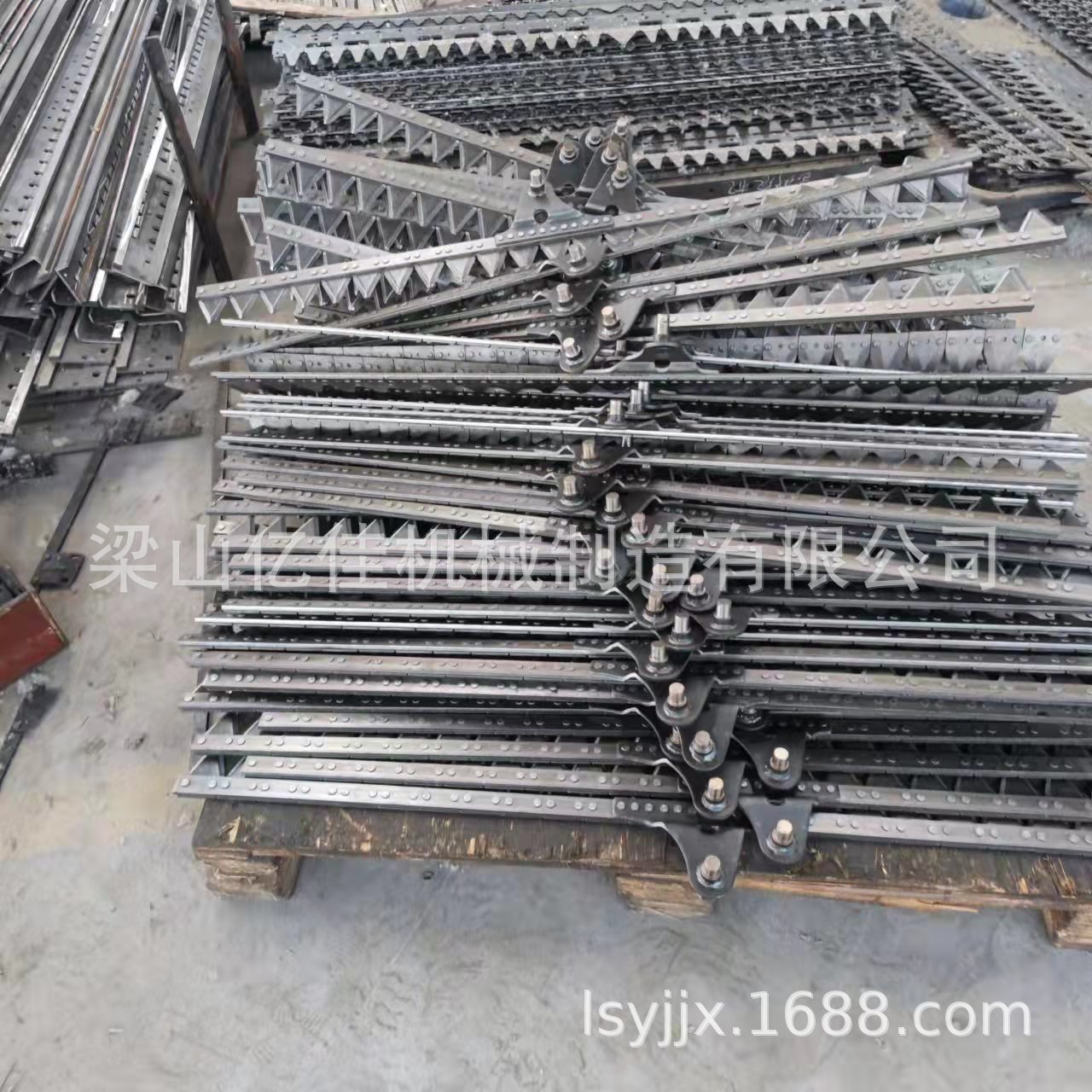 2024夏季刀片厂家销售水草刀  割草刀  水草割草刀