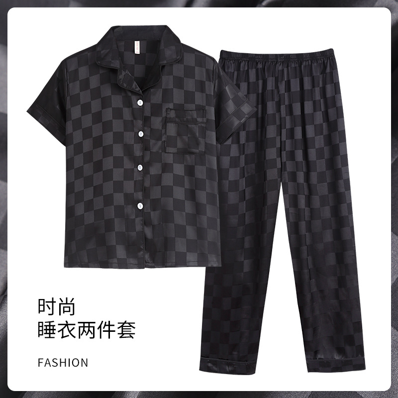 2024 Nuevos pijamas a cuadros de los hombres de verano Pantalones cortos de manga corta de seda de hielo traje de tres piezas de alta calidad ropa de hogar de seda real