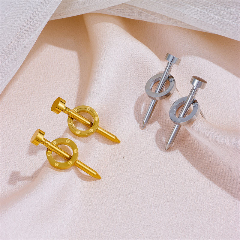 Europe and the United States hot selling stainless steel nail suit fashion simple titanium steel does not fade 18k gold plated nail suit