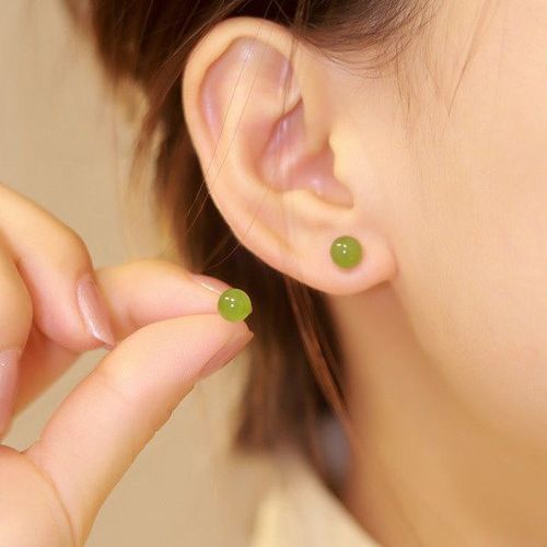 For the late Qing Dynasty, refreshing green and silver needle temperament earrings, unique design sense, high-end earrings, ancient style earrings for women