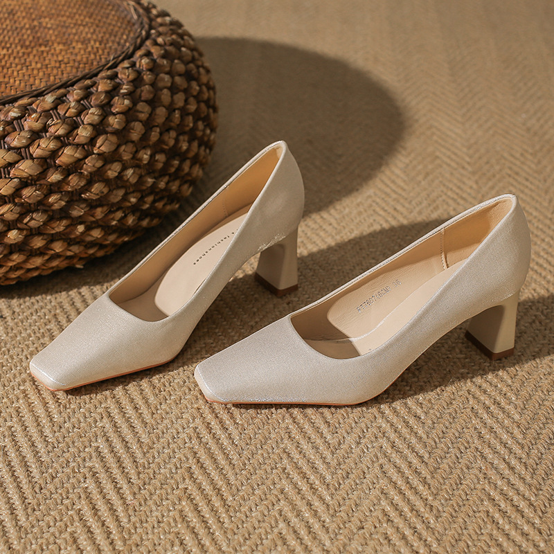 7607 French Retro Square-Toe Chunky Heel Women's Shoes, New Spring and Autumn High Heels, Versatile Work and Commuting Shoes for Women 7607 French Retro Square-Toe Chunky Heel Women's Shoes, New Spring and Autumn High Heels, Versatile Work and Commuting Shoes for Women