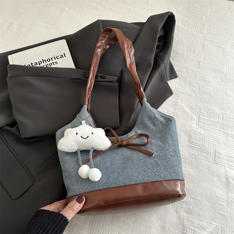 Invierno nuevo bolso de arco de gran capacidad de hombro bolso axilar 2024 este año bolso ocio popular bolso especial