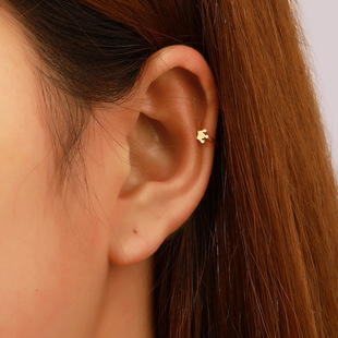 الجملة مجوهرات مايكرو مطعمة الزركون متعددة طبقة موجة على شكل اللؤلؤ الكورية نمط الأذن كليب Nihaojewelry display picture 9