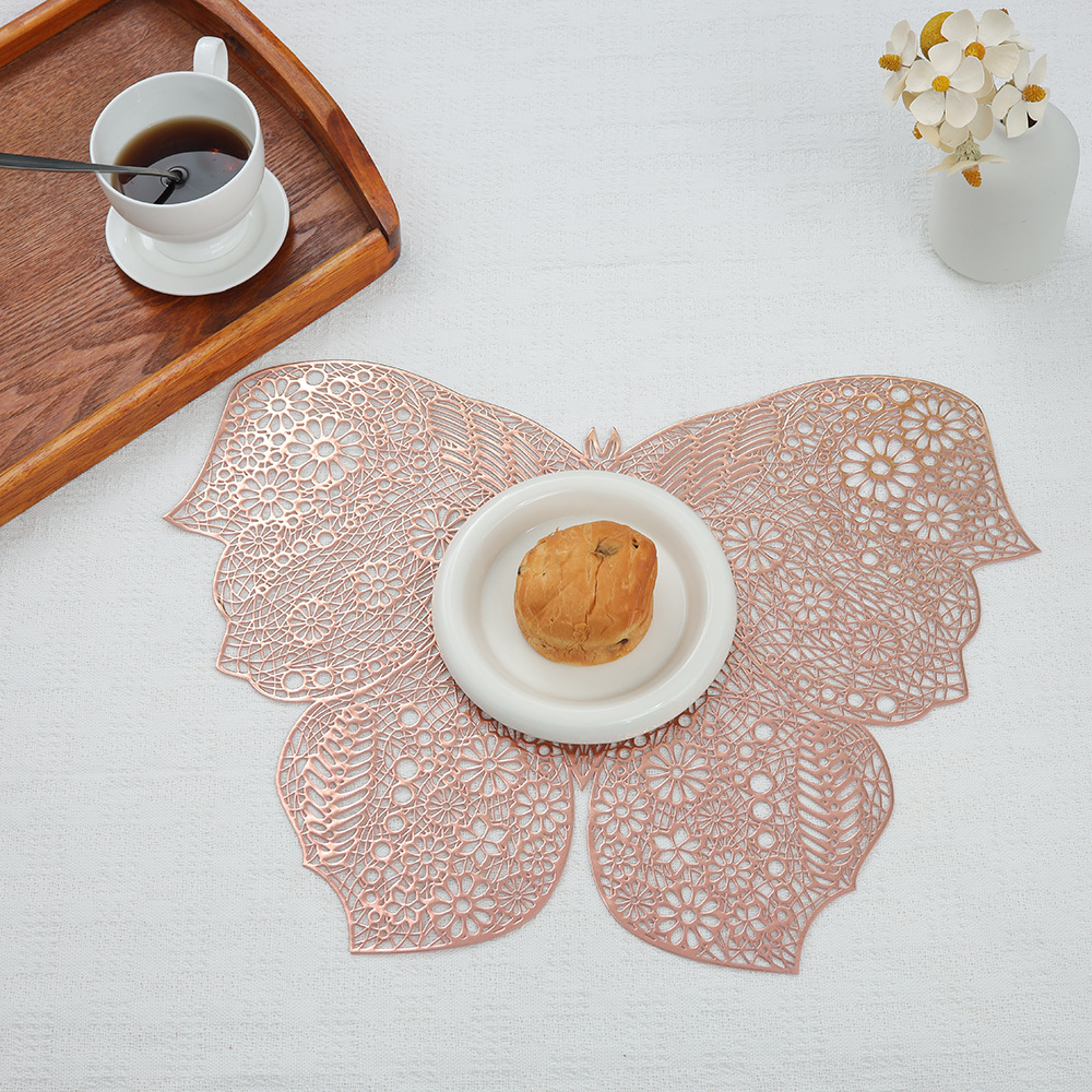 Nueva mariposa placemat hueco dorado PVC occidental placemat polvo de plata aislamiento térmico antideslizante estera de mesa de montaña restaurante Decoración