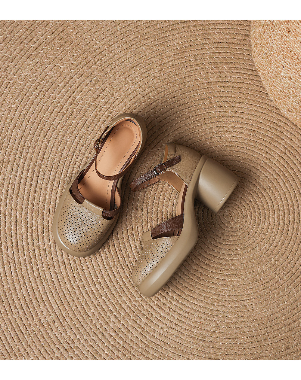 Sandal nữ da cừu mũi trùm đục lỗ quai ngang khóa một chữ gót thô 7.5 cm — màu trắng ngà chi tiết 16