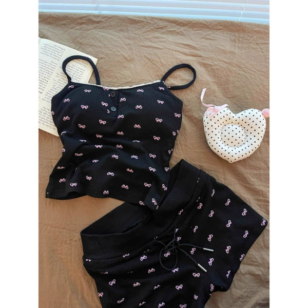 Black set, lifting effect