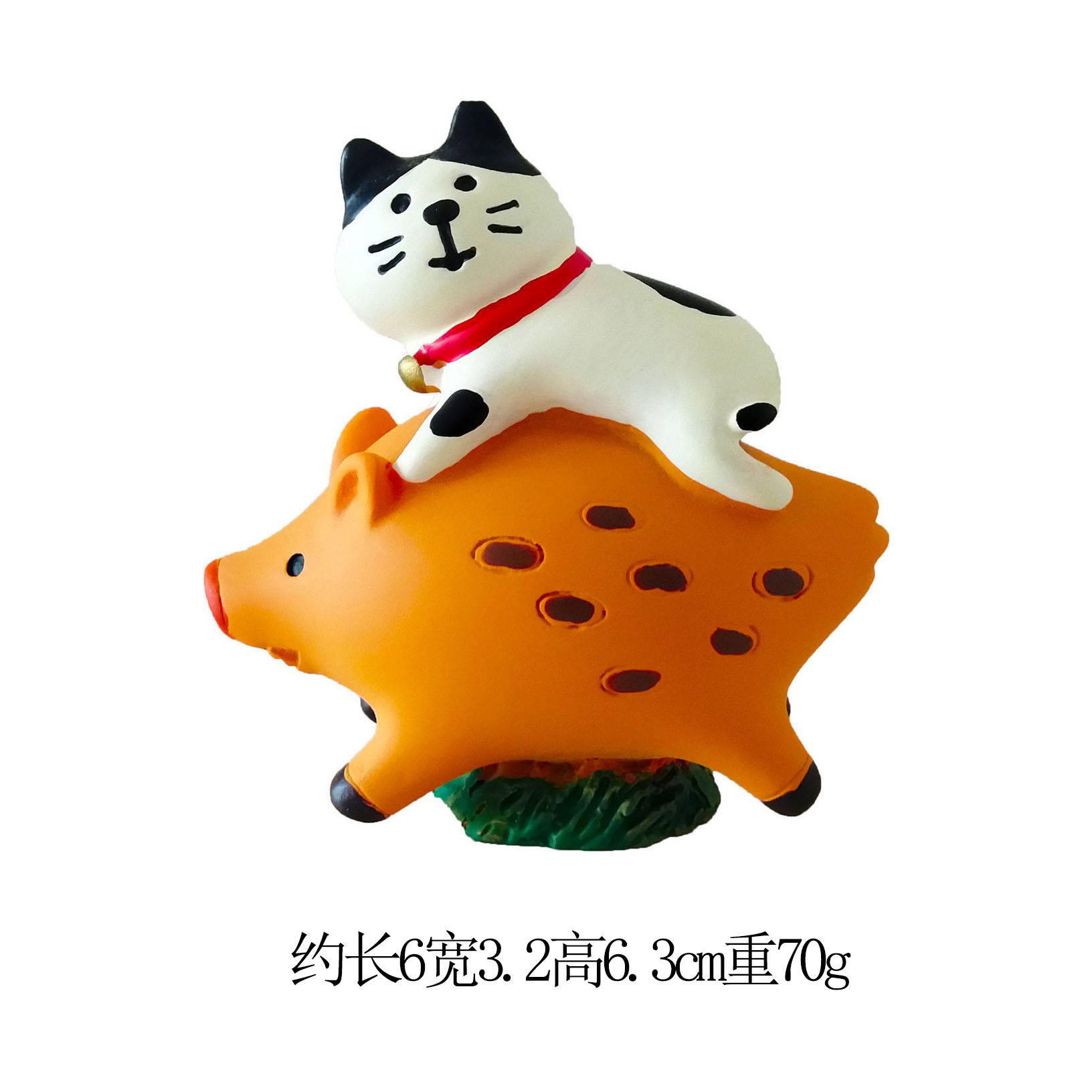 돼지를 타고 있는 고양이