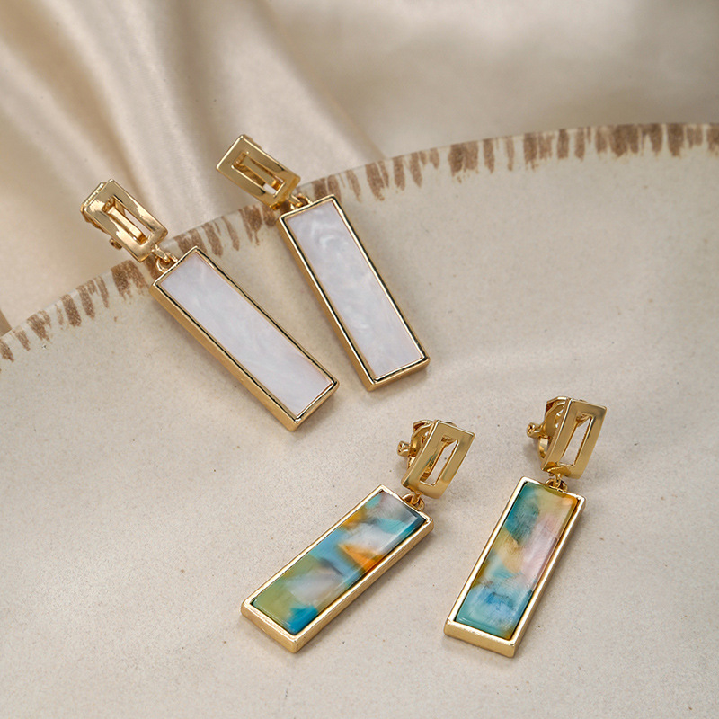 9g Weight Resin Inlay Material Drop Earrings, Ear Cuffs Classification 1 Pair Quantity Holiday, Daily Occasion Alloy Material Geometric Pattern Women's Gender Elegant, Simple Style Style 1 Pair Elegant Simple Style Geometric Alloy Resin Drop Earrings Ear Cuffs 3