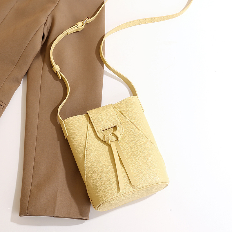 Cross-Border Women's Soft Leather Crossbody Phone Bag, Small Shoulder Bag, Lightweight Mini Bag, Commuter Bucket Bag, Phone Pouch