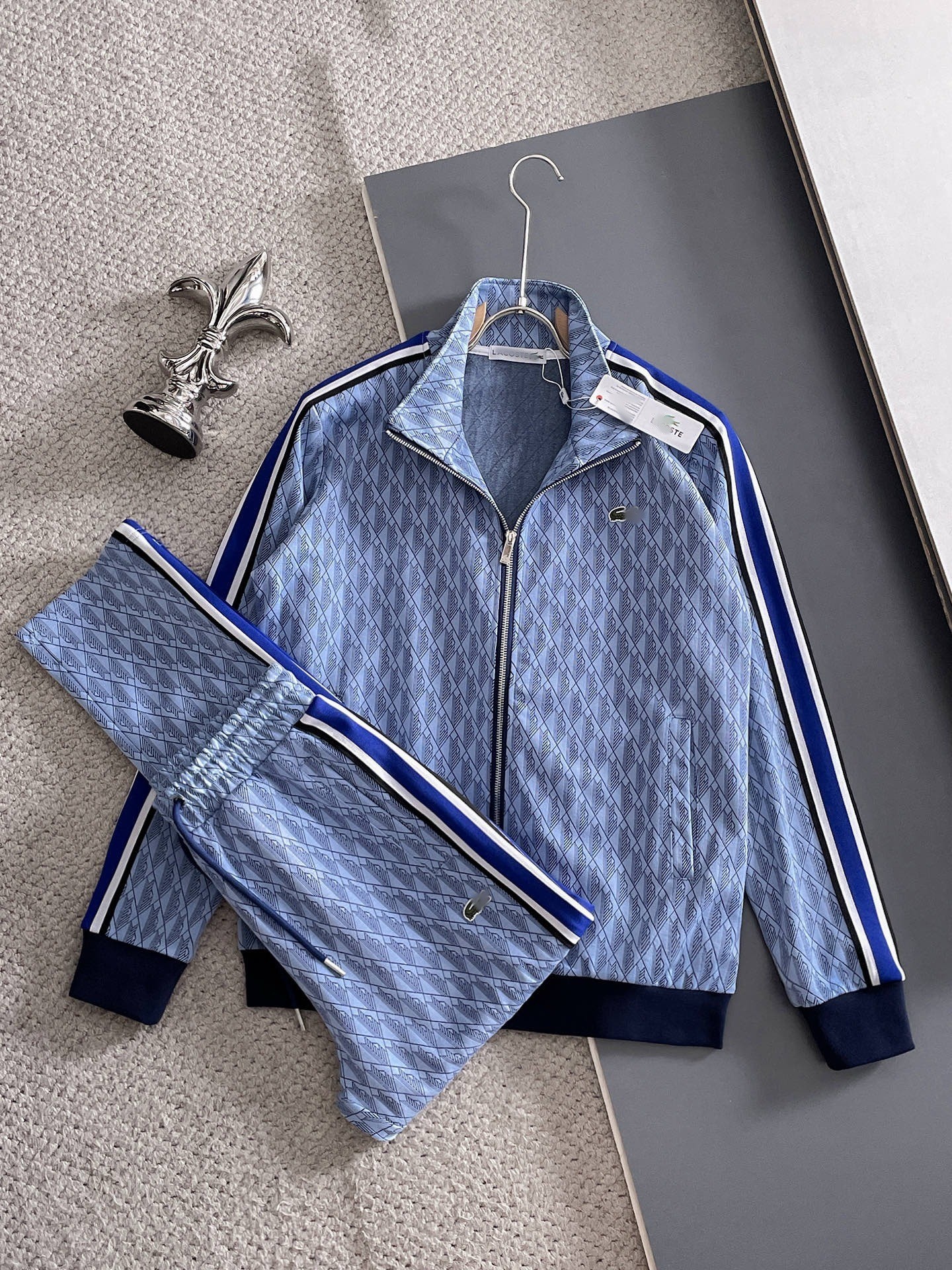 Peacock blue / M