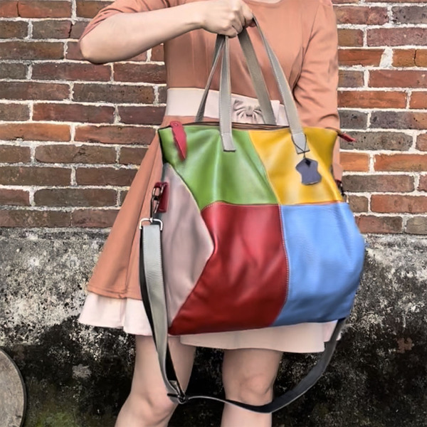 Leather shoulder bag