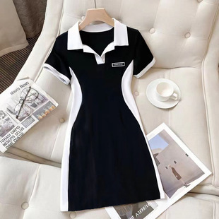 ��΢��Ů������¿��a�İٴ��@�����ƴɫ�OӋ���ڶ����B��ȹ