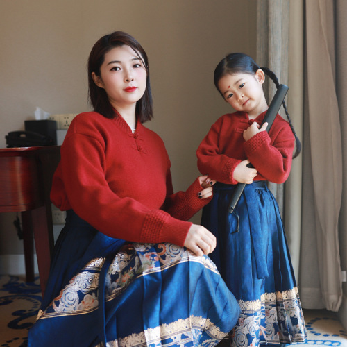 】New Year parent-child sweater horse face skirt large size loose mother-daughter outfit red national style New Year parent-child outfit winter