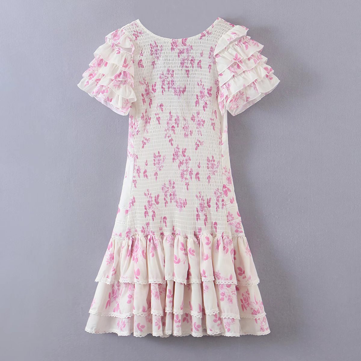 Stitching V-Neck Floral Print Cake Layer Pleated Dress NSAM109929