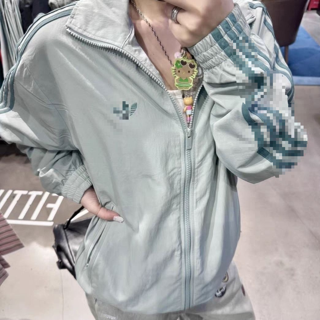 "1:1 Replica Embroidery" Three-Leaf New Spring/Autumn Unisex Sports Jacket with Vertical Stripes Wholesale