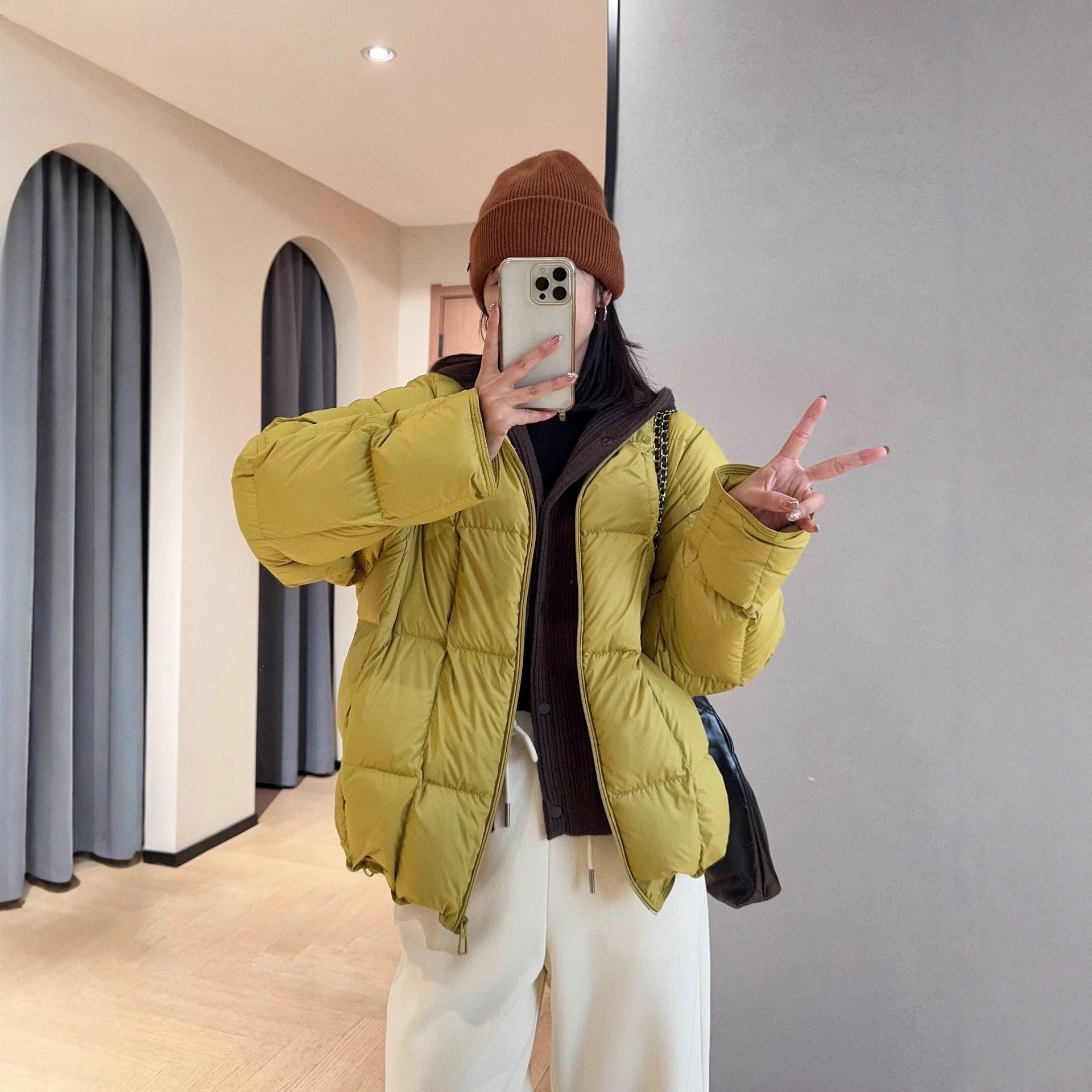 90 White Duck down Checkered Silhouette Stitching Knitted Hooded Fake Two-Piece down Jacket for Women Winter Yr2811Qc