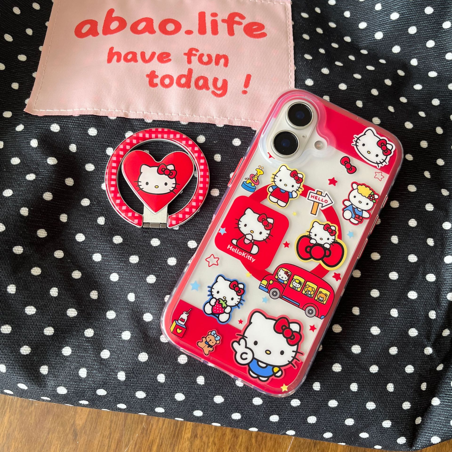 Dibujos animados lindo patrón de cuadrícula rojo amor KT gato para Apple 16ProMax funda para teléfono móvil 15Pro atracción magnética 14/13 nuevo