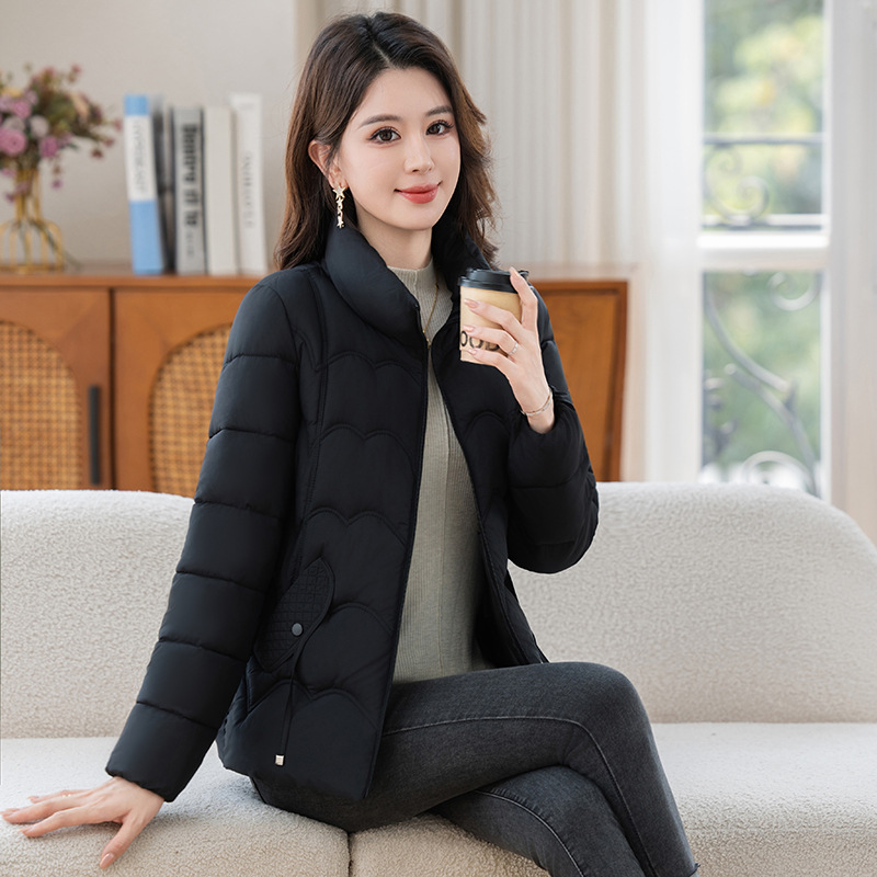 Algodón mujer corto caliente de mediana edad otoño invierno chaqueta delgada ropa de pluma 2025 nueva chaqueta de algodón de mamá image 6