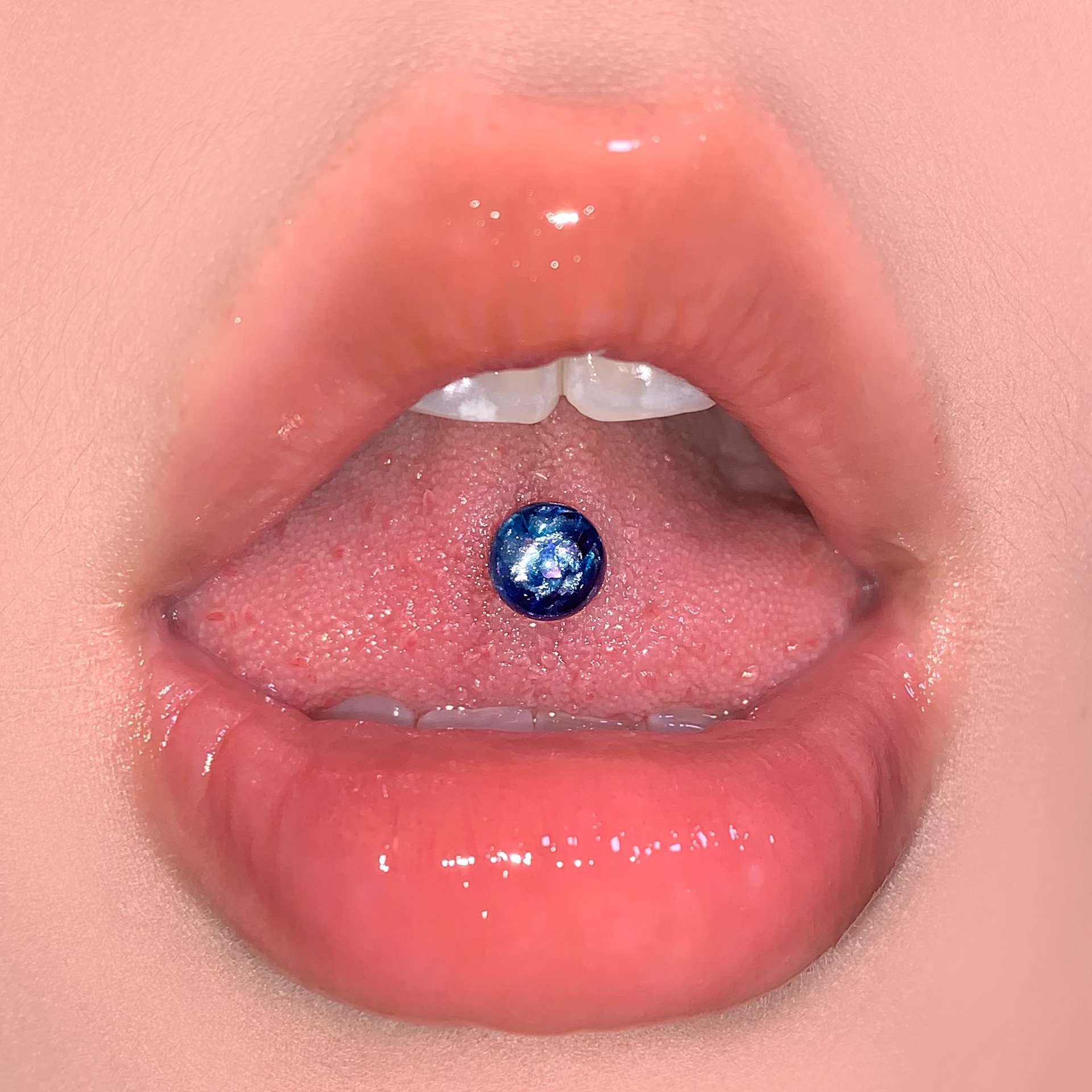 Pointed labret stud close-up product detail