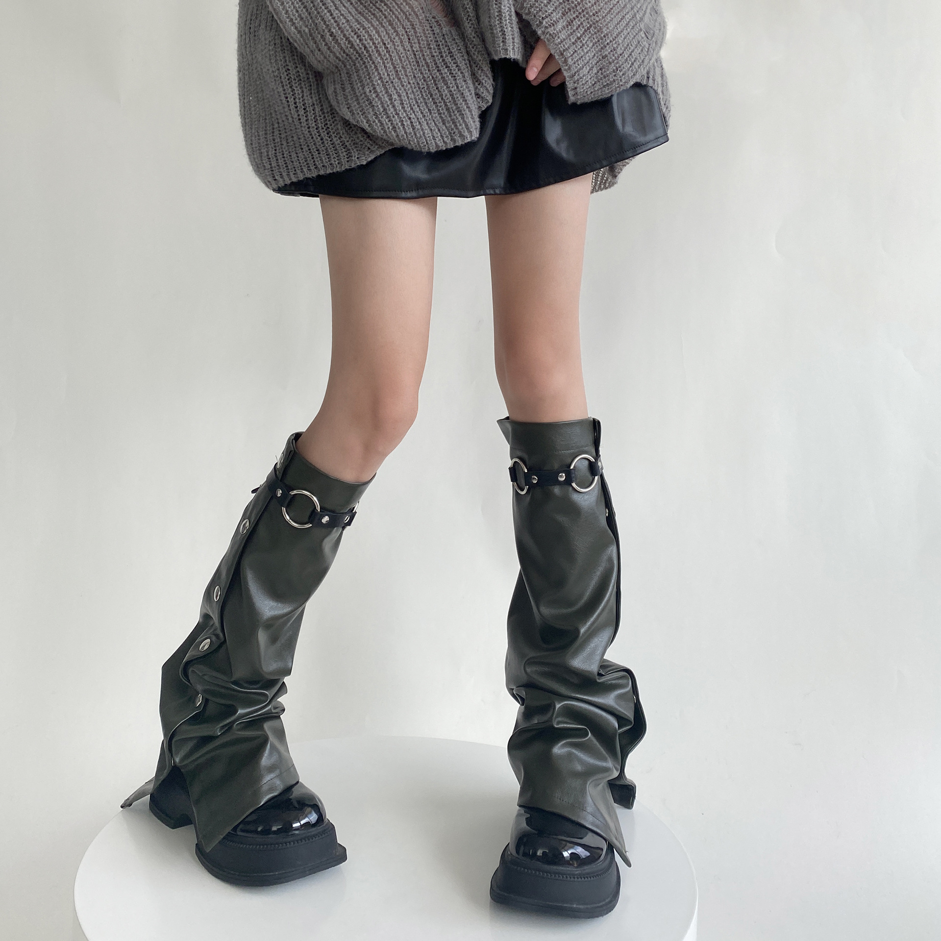 Millennial Style Sweet Cool Girl Autumn And Winter Leather Leg Cover Design Side Row Straight Snap Boot Cover Female Hot Girl