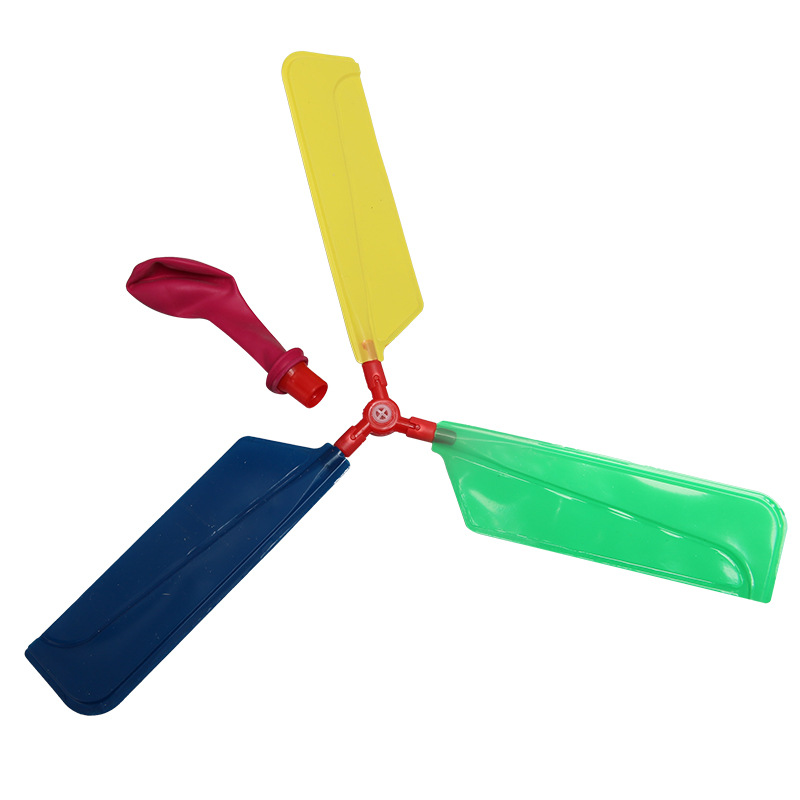 Experimento de ciencia para niños jugando materiales de aprendizaje Escuela Primaria estudiante Ciencia y Tecnología pequeña producción ciencia y educación pequeña invención globo helicóptero