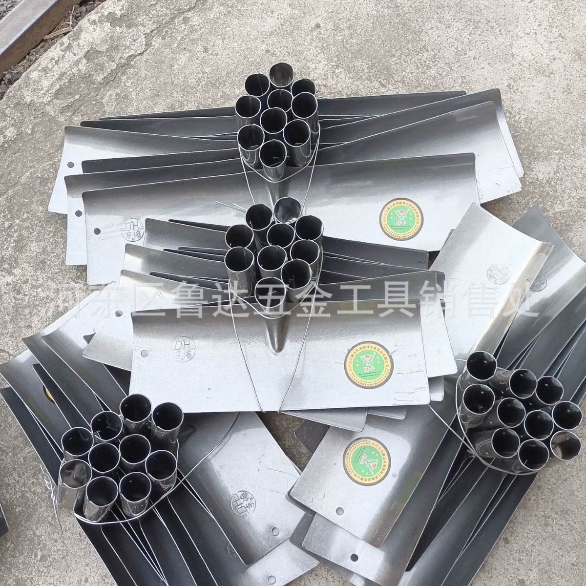 В наличии металлические грабли скребок сельскохозяйственные грабли для прополки прочные грабли из стальной пластины