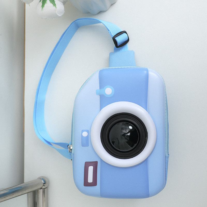 Bolso infantil bolso de cámara de dibujos animados 2025 nuevo bolso estereoscópico de pecho para niños puede brillar nuevo bolso de niña