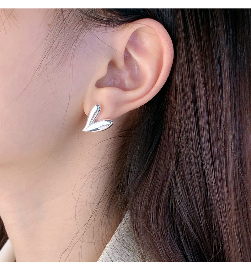 2g Weight 0.03µm Gold Plating Thickness 1 Pair 925 Sterling Silver Heart Shape Ear Studs