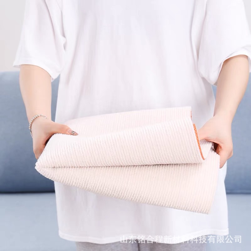 미색 자체 접착식 바닥
