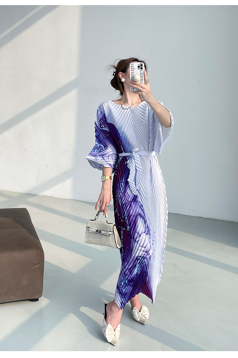 Váy maxi xếp ly in họa tiết cao cấp, chít eo thon gọn, phong cách thanh lịch — Màu xanh lam chi tiết 15