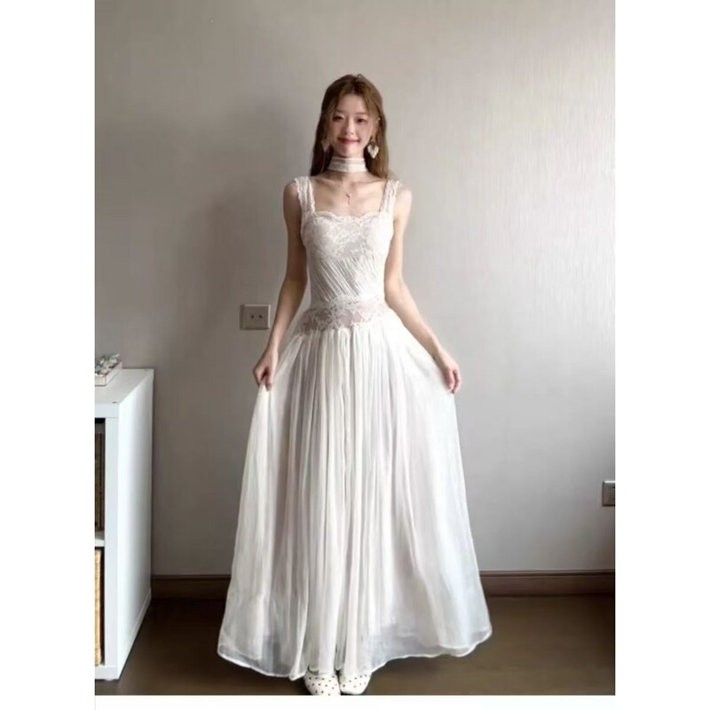Lace patchwork backless camisole dress for women, summer waist-cinching slimming large hem dress, gentle holiday style long dress Lace patchwork backless camisole dress for women, summer waist-cinching slimming large hem dress, gentle holiday style long dress
