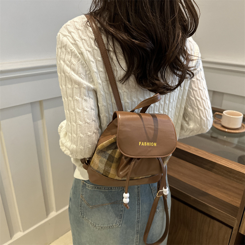 2024 invierno nuevo estilo de diseño de estilo extranjero en la nueva mochila de gran capacidad para estudiantes de viaje ocio mochila de hombro único