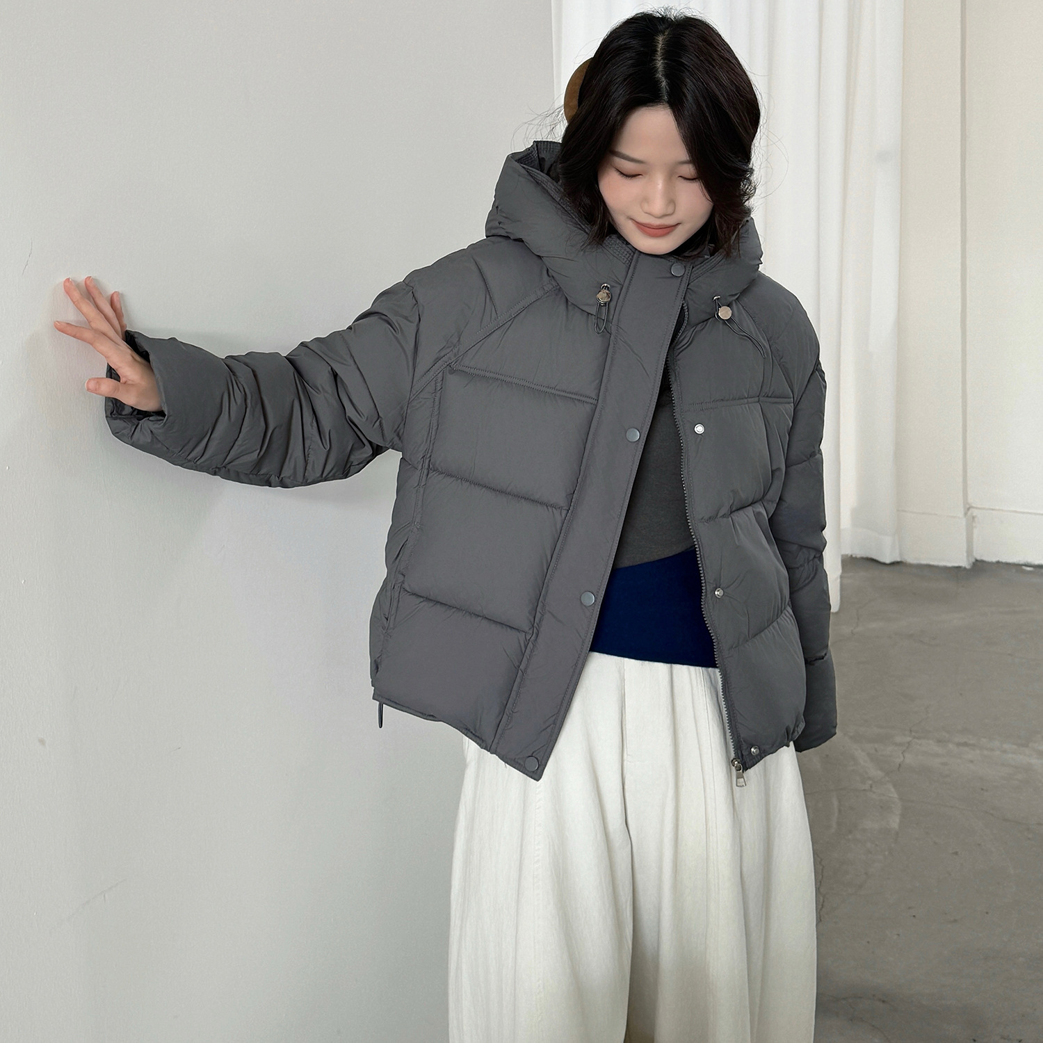 회색