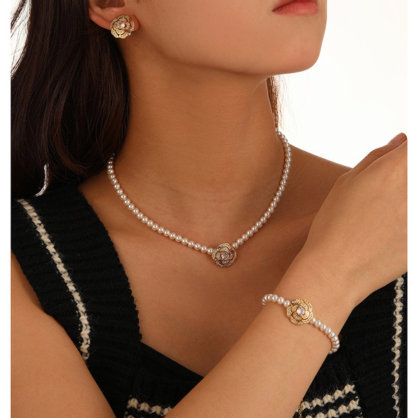 Brand retro fashionable universal necklace from pearl