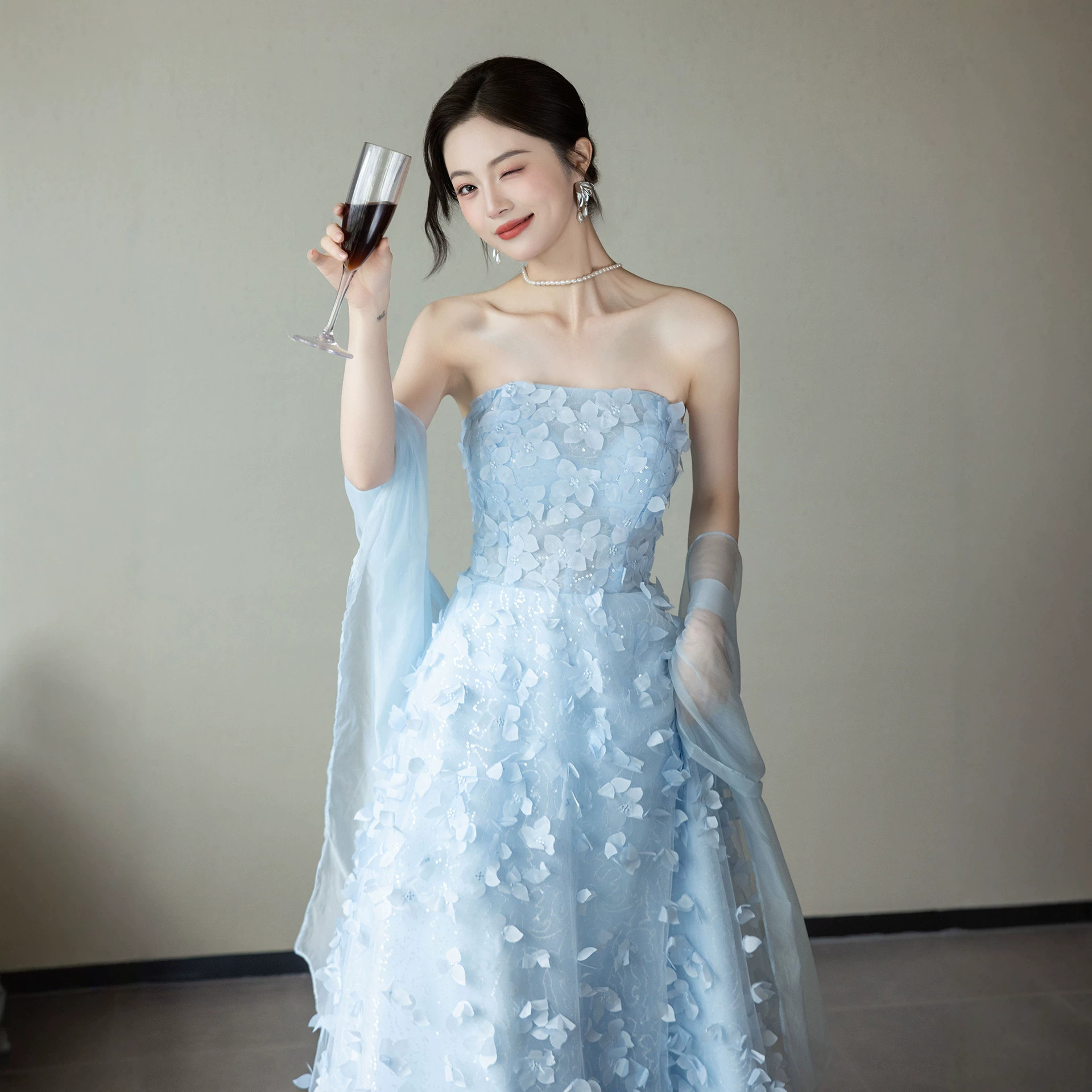 Đầm maxi nữ thắt eo dự tiệc cưới kiểu dáng thanh lịch — Xanh dương