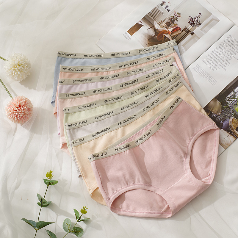 Ropa interior de niña fresca de estilo japonés ropa interior de mujer de cintura media de algodón al por mayor ropa interior de color sólido simple transpirable de verano para mujer