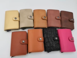 野营折叠桌椅;卡包卡套;其他户外用品