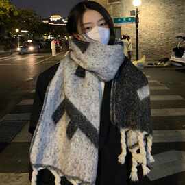 超温柔的米色围巾女冬季马海毛格子保暖情侣韩系氛围感围脖披肩