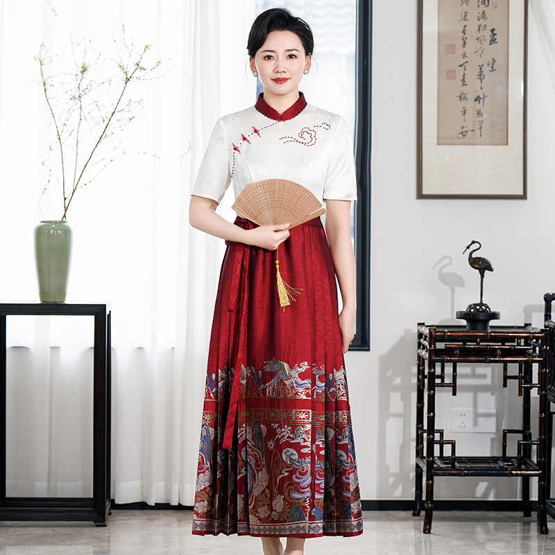Chinese-Style High-End Embroidered Mamian Pleated Skirt, New Summer Model, New Chinese-Style Improved Cheongsam Dress for Mother-In-Law, Banquet Dress