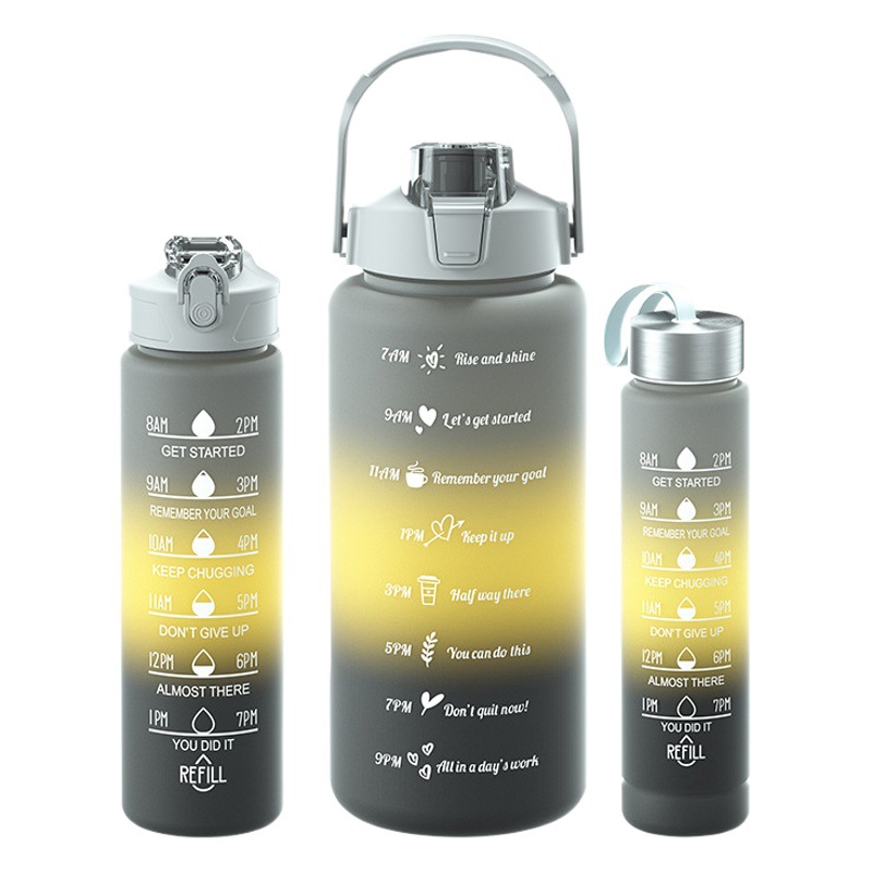 Taza de agua de gran capacidad Taza de paja unisex Botella de agua para exteriores Botella de agua deportiva Taza de plástico resistente a altas temperaturas Juego de tres piezas