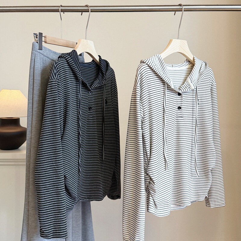Korean-style hooded striped long-sleeve knitted T-shirt for women, autumn 2026 new model, casual loose versatile fashion jacket top Korean-style hooded striped long-sleeve knitted T-shirt for women, autumn 2026 new model, casual loose versatile fashion jacket top