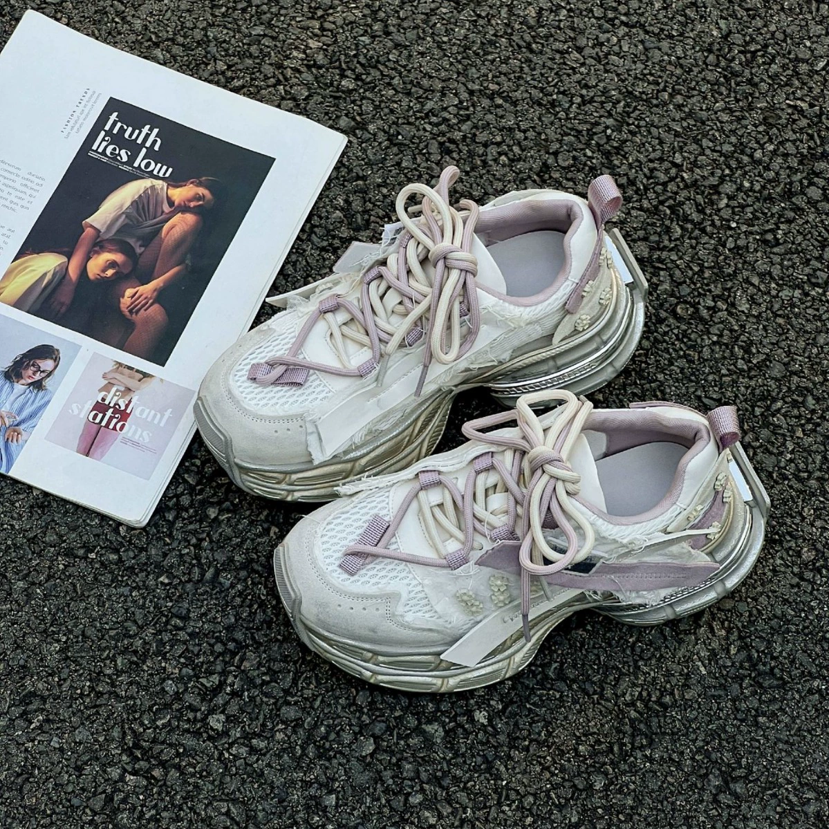 2024 осень и зима шикарный стиль многокомпоновка dad shoes толстой подошвы шнурованные повседневные обувь повышенная высота дышащие мягко-sole спортивная обувь женский тренд