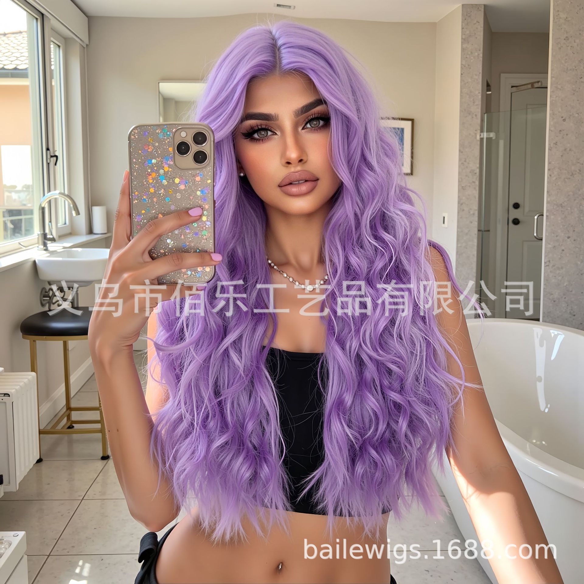 Ventas transfronterizas en caliente peluca púrpura mediana pequeño rollo largo rizado cubierta de cabello de fibra química cabello de mujer Europa y América al por mayor spot