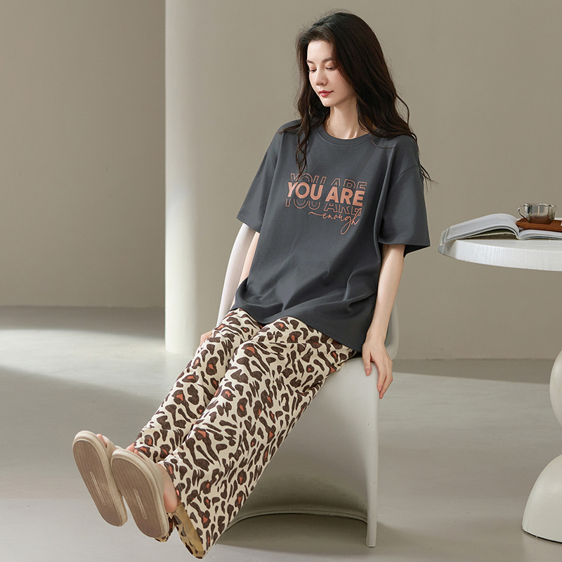 7A Antibacterial Pure Cotton Pajamas for Women, Summer Round Neck Short-Sleeved Long Pants, Leopard Print, Breathable, Can Be Worn Outside, Relaxed Home Wear Set