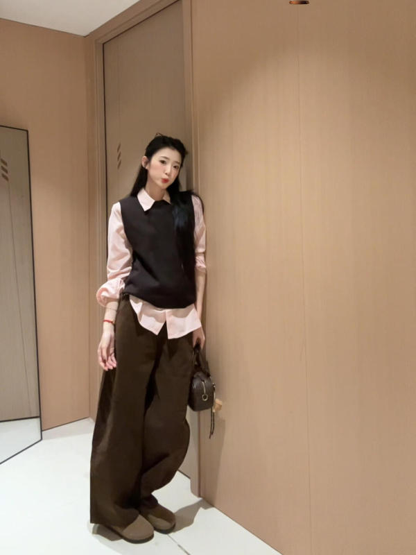 学院风棕色圆领马甲背心女2025新款早秋套装显瘦百搭衬衣开衫上衣|undefined