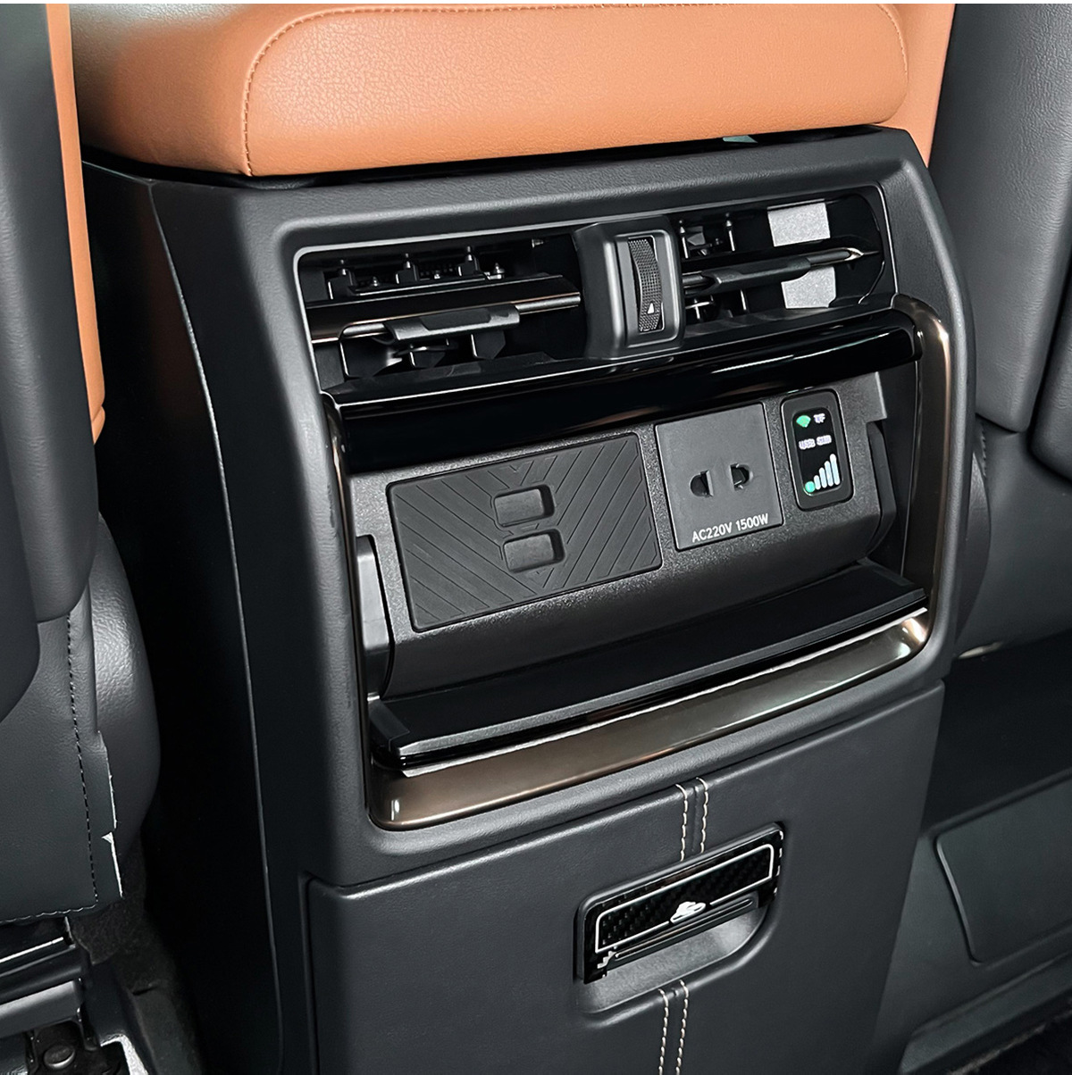Suitable for 2024 Toyota Alphard, silicone drawer-style storage box for the center console; also suitable for 40-series Vellfire, silicone storage box