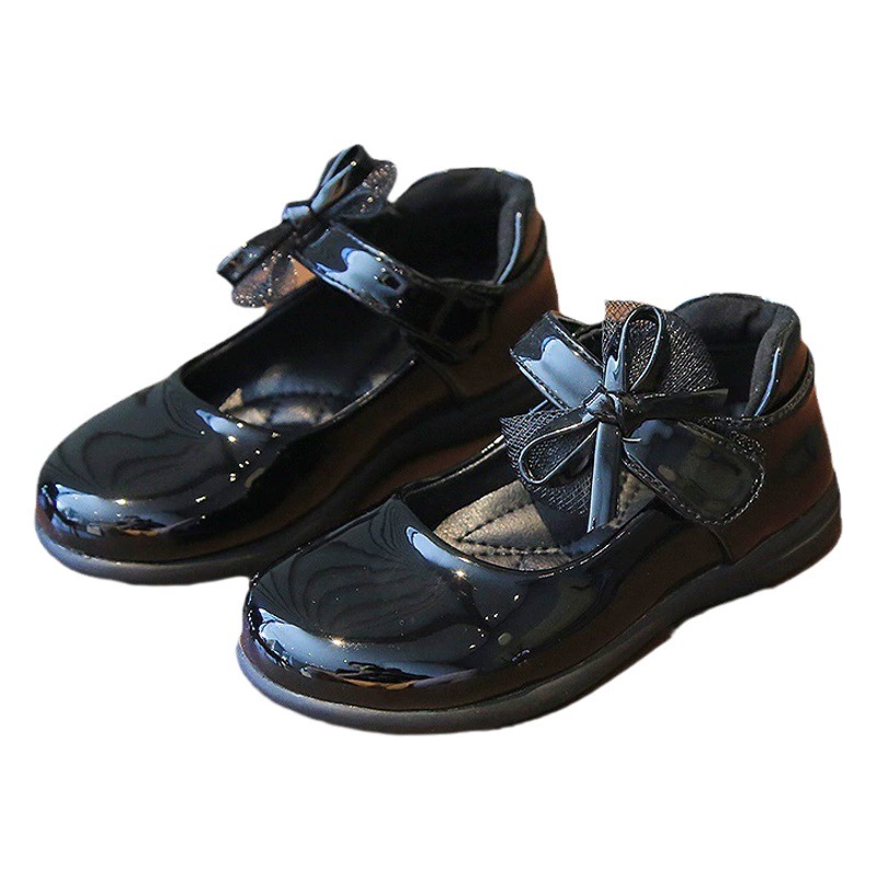 Весна и осень 2024, новые маленькие кожаные туфли для маленьких девочек, милые спортивные туфли для маленьких девочек, детская обувь среднего и большого размера, туфли принцессы на мягкой подошве