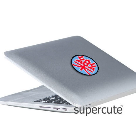Реалистичный маленький ноутбук, зеркало, MacBook