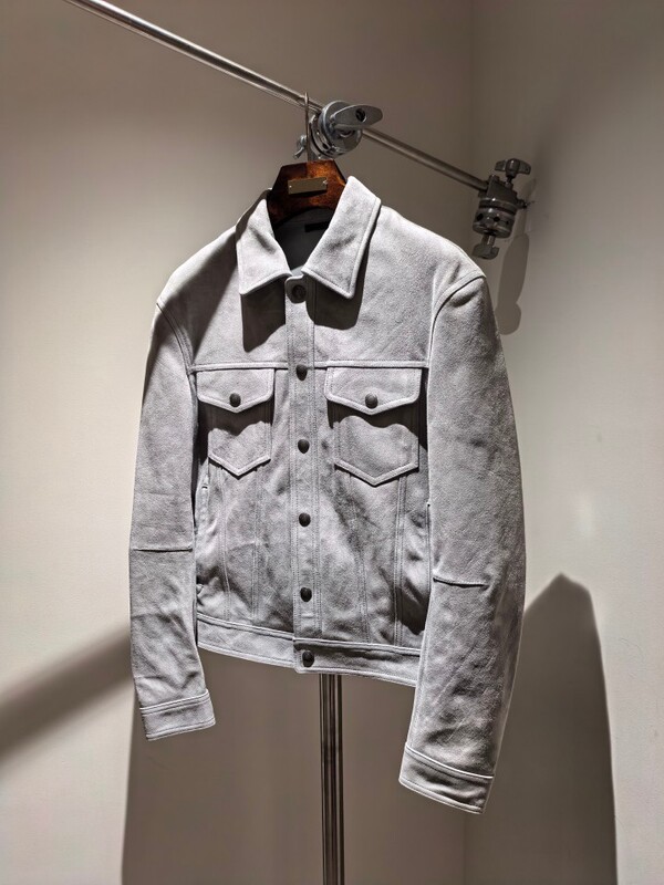 TF men's old money style suede and sheepskin blend jacket with a lapel collar and multiple pockets, retro workwear style soft leather jacket