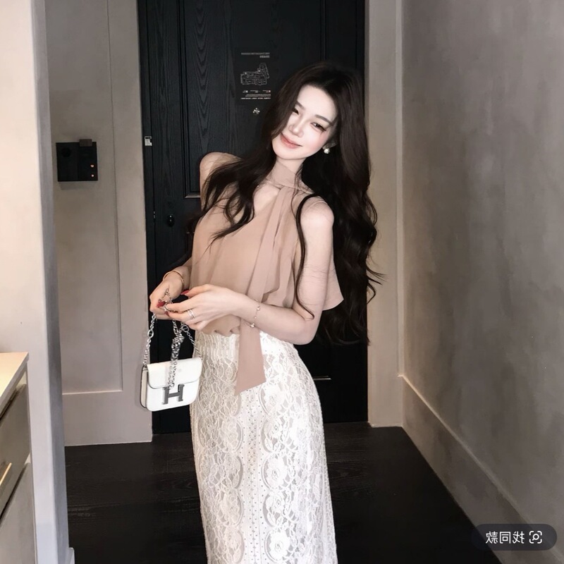 Li Qianmeng's Intellectual Design Sleeveless V-Neck Chiffon Top with Ribbons and Hollow Lace Skirt by Muzi Li Li Qianmeng's Intellectual Design Sleeveless V-Neck Chiffon Top with Ribbons and Hollow Lace Skirt by Muzi Li